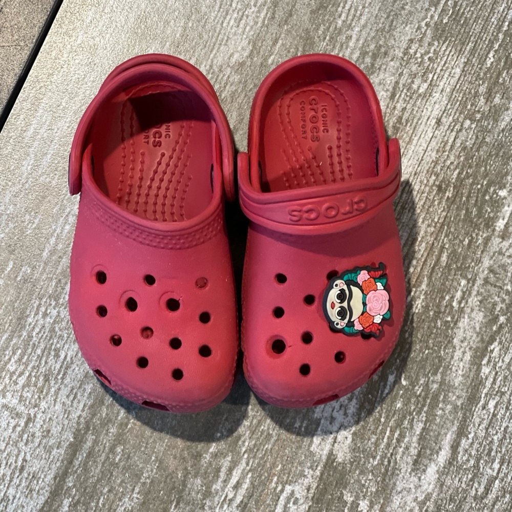 CROCS Red Water Shoes with Ventilation and Comfort